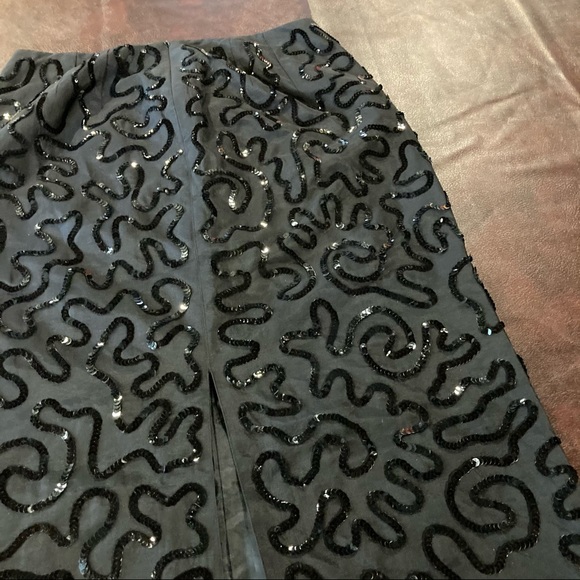 Sparkly Black Squiggly Abstract Sequin Pencil Skirt - Picture 10 of 12